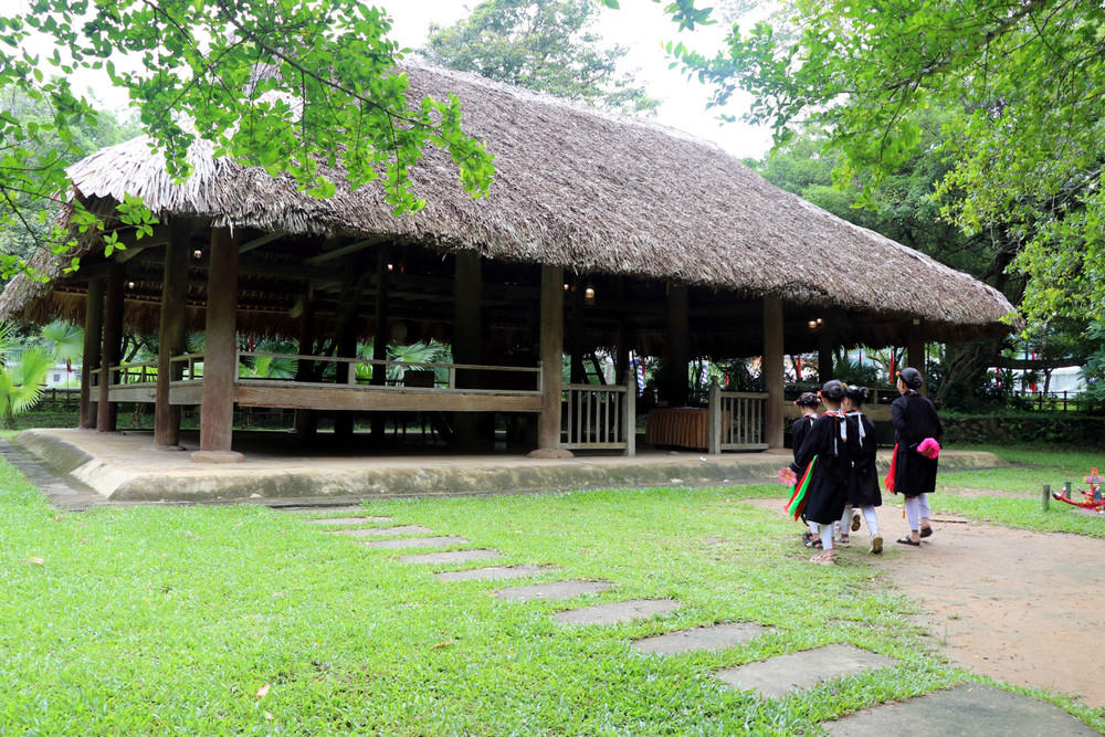 Quốc khánh 2/9: Khu di tích lịch sử quốc gia đặc biệt Tân Trào thu hút du  khách | Báo ảnh Dân tộc và Miền núi