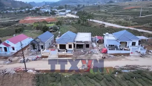 Người dân Bản Bo phấn khởi đón Tết trong những ngôi nhà mới