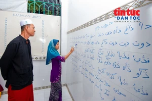Những lớp học tiếng Chăm miễn phí giữa lòng TP Hồ Chí Minh