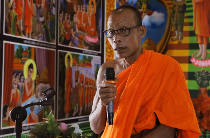 Đại đức Sơn Phước Lợi trụ trì Chùa Ô Chum, xã Gia Hòa, Phường Ngã Năm phát biểu.