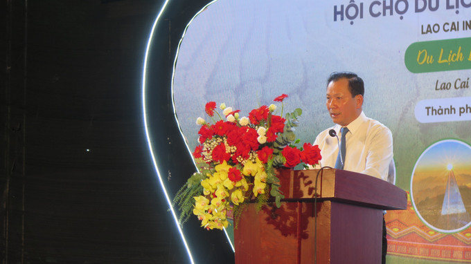 Phó Chủ tịch Thường trực UBND tỉnh Lào Cai Hoàng Quốc Khánh, Trưởng Ban tổ chức Hội chợ phát biểu khai mạc Hội chợ. Phó Chủ tịch Thường trực UBND tỉnh Lào Cai Hoàng Quốc Khánh, Trưởng Ban tổ chức Hội chợ phát biểu khai mạc Hội chợ.