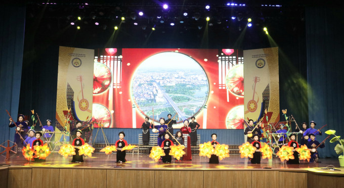 Một tiết mục hát Then, đàn Tính tham gia Liên hoan.