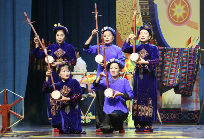 Một tiết mục hát Then, đàn Tính tham gia Liên hoan.