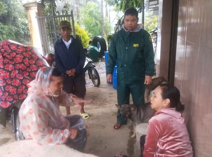 Những hộ di dời đến ở tạm tại nhà sinh hoạt cộng đồng đã trở về nhà vào chiều 29/9. Ảnh: UBND xã Đông Giang/TTXVN phát