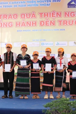 Bình Phước: Gần 1,4 tỷ đồng dành cho học sinh khó khăn, hiếu học