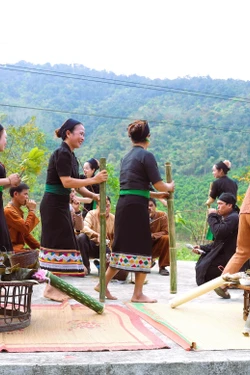 Độc đáo Lễ đón tiếng sấm đầu năm của dân tộc Ơ Đu