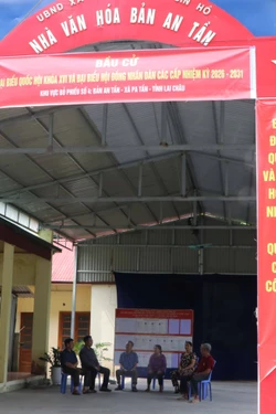 Người dân biên giới miền núi, ven biển tự tin bầu ra người xứng đáng