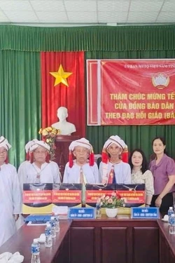 Thăm, chúc tết Ramưwan đồng bào Chăm theo đạo Hồi giáo Bàni