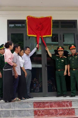 Bàn giao nhà ở cho người dân bị thiệt hại do lũ quét, sạt lở đất ở Sơn La