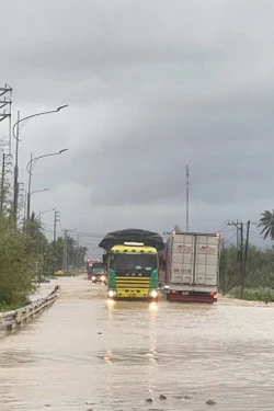 Nhiều tuyến đường bộ, đường sắt tại Đắk Lắk bị ngập, hư hỏng do mưa lũ