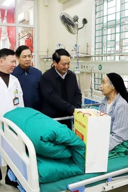 Tết ấm nơi biên cương từ những chuyến đi nghĩa tình