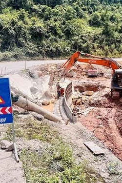 Hoàn thành 50% khối lượng sửa chữa Quốc lộ 15D lên Cửa khẩu quốc tế La Lay