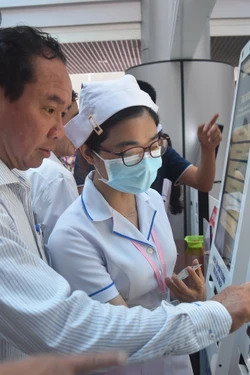 Chuyển đổi số y tế - 'chất keo' liên kết tăng hiệu quả điều hành và phục vụ nhân dân