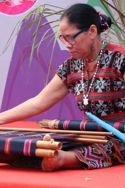 Khai mạc triển lãm Bản sắc văn hóa truyền thống A Lưới