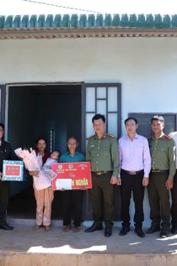 Niềm vui của các hộ dân biên giới Lâm Đồng được nhận nhà trước thềm năm mới