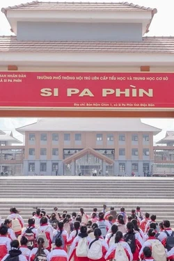 Xây ước mơ cho học sinh vùng biên Si Pa Phìn