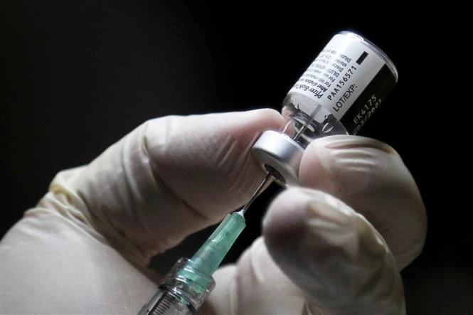 Canada cho phép tiêm liều tăng cường vaccine ngừa COVID-19 cho trẻ 5-11 tuổi