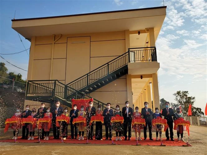 Thêm nhà bán trú và công trình cấp nước sinh hoạt cho học sinh miền núi ở Sơn La