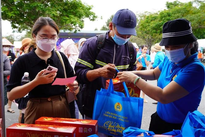 Bà Rịa-Vũng Tàu: Nhiều hoạt động thiết thực chăm lo đoàn viên, người lao động vui Xuân, đón Tết