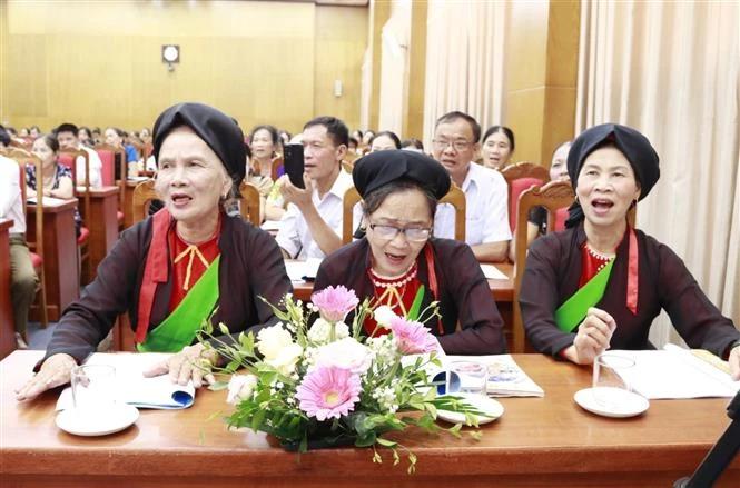Bắc Giang: Nâng cao kiến thức, kỹ năng trình diễn dân ca Quan họ