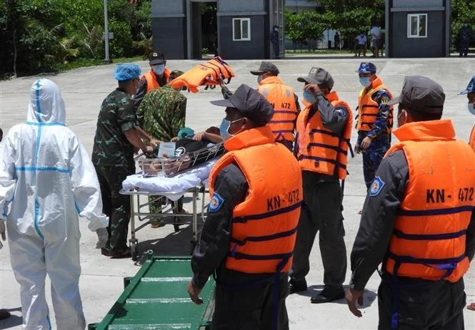 Khánh Hòa: Kịp thời đưa các bệnh nhân gặp nạn trên biển đi cấp cứu