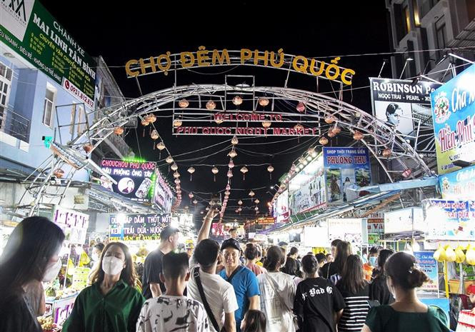 Kinh tế ban đêm - Bài 1: “Thắp sáng” bằng chính sách khác biệt