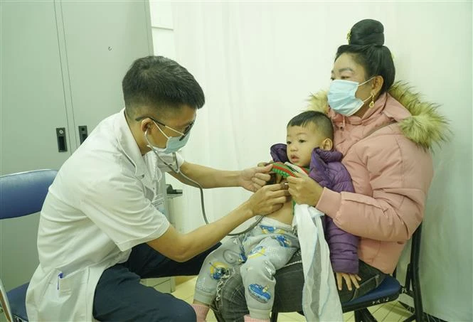 Khám sàng lọc bệnh tim miễn phí cho trẻ em Điện Biên