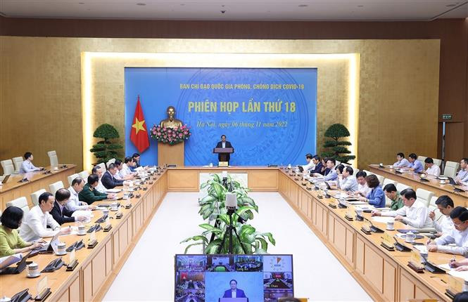Thủ tướng Phạm Minh Chính: Nghiên cứu, điều chỉnh chính sách phòng, chống dịch COVID-19 phù hợp với tình hình mới
