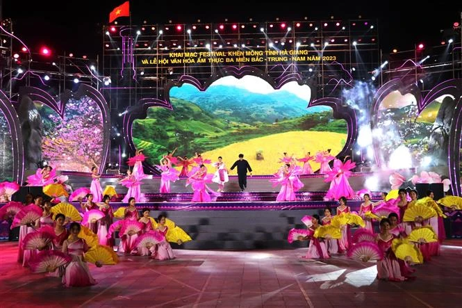 Khai mạc Festival Khèn Mông Hà Giang và Lễ hội ẩm thực 3 miền Bắc - Trung - Nam