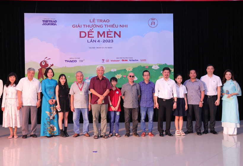Hoàng Nhật Quang, họa sĩ nhí người dân tộc Tày đoạt giải Thiếu nhi Dế Mèn 2023