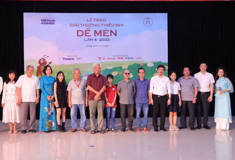 Hoàng Nhật Quang, họa sĩ nhí người dân tộc Tày đoạt giải Thiếu nhi Dế Mèn 2023