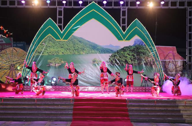 Nhiều hoạt động đặc sắc trong chương trình "Sắc thu hồ Ba Bể" năm 2023