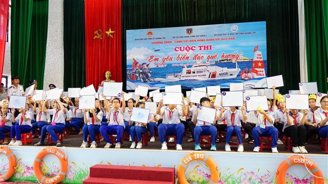 Quảng Trị tổ chức nhiều hoạt động hướng về biển, đảo quê hương