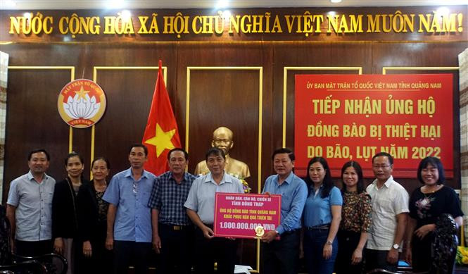 Quảng Nam tiếp nhận sự hỗ trợ, giúp đỡ người dân vùng bị bão lũ