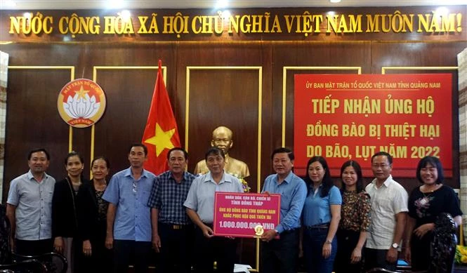 Quảng Nam tiếp nhận sự hỗ trợ, giúp đỡ người dân vùng bị bão lũ