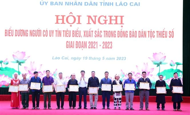 Người uy tín có đóng góp tích cực vào phát triển kinh tế - xã hội ở Lào Cai