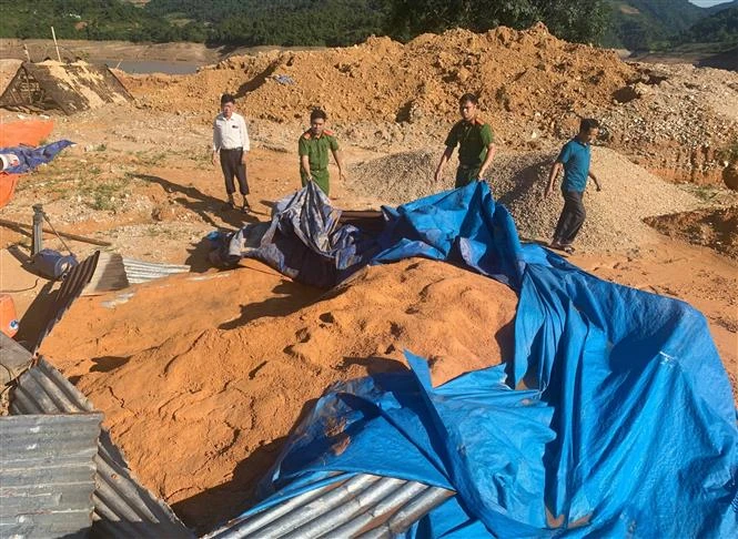 Lai Châu: Núp bóng vườn ươm quế giống để khai thác, chế biến khoáng sản?