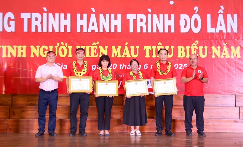 Chương trình Hành trình đỏ: Không để người bệnh chờ máu