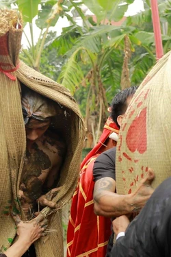 Lễ hội Đúc Bụt 'xé chiếu' cầu lộc đầu xuân ở Phú Thọ