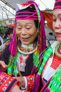 Khám phá văn hóa người Dao Thanh Y tại Lễ hội Sóng Mun