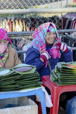 Rộn ràng chợ phiên vùng cao Keo Lôm