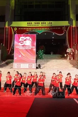 Giao lưu nghệ thuật Đắk Lắk - Phú Yên mừng ngày hội non sông