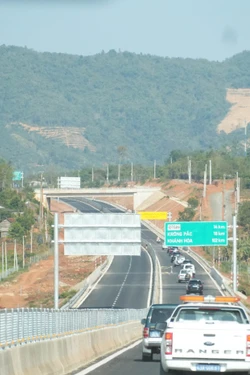 Cao tốc Khánh Hòa - Buôn Ma Thuột gần về đích vẫn vướng mặt bằng