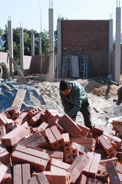 Tiếp sức đồng bào vùng biên an cư, lạc nghiệp