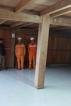 Quảng Ngãi: Lần đầu điện lưới về với Tu Thôn