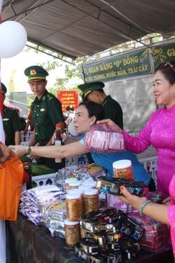 Đồng hành cùng người dân vùng biên giới biển Gành Hào