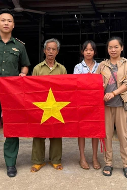 Người cán bộ trẻ 'thắp lửa ước mơ' nơi miền biên viễn