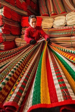 Hồn quê trong tấm chiếu cói Phú Tân