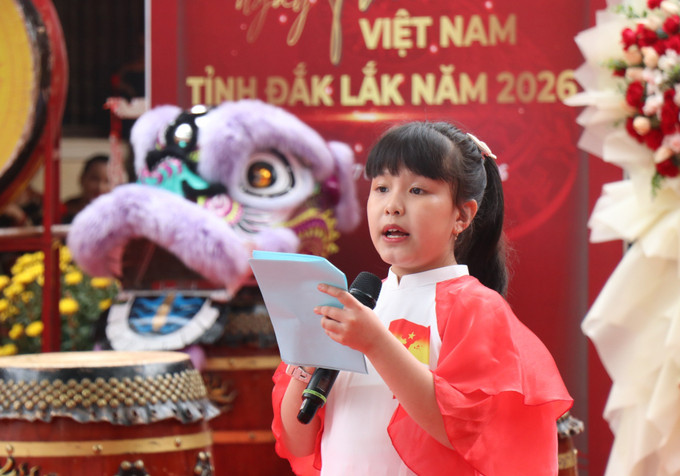 Tiết mục đọc thơ thiếu nhi do học sinh tiểu học tỉnh Đắk Lắk biểu diễn.