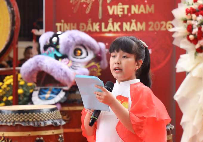 Tiết mục đọc thơ thiếu nhi do học sinh tiểu học tỉnh Đắk Lắk biểu diễn.